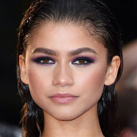 Discover the Top 10 Celebrities with Hazel Eyes